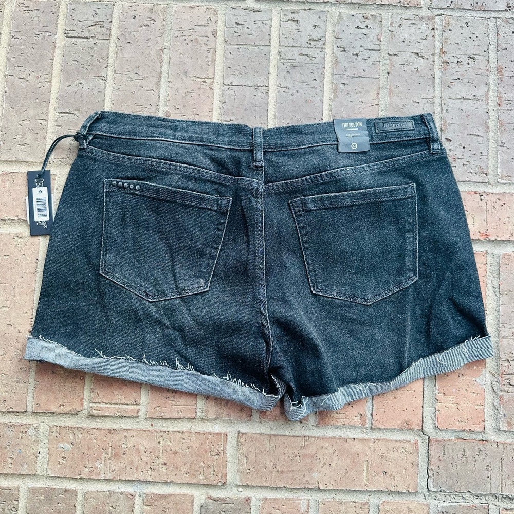 BLANKNYC The Fulton Women's Blue Denim Distressed Roll Up Jeans Shorts Size 32 - Picture 4 of 5